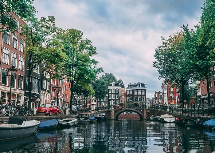 The Canalview Retreat Amsterdam