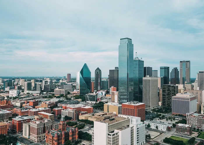 Tropicana Inn And Suites Dallas