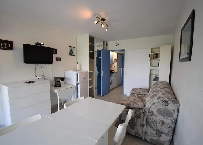 Appartement les jardins du port studio avec jardin et piscine à Le Grau-du-Roi