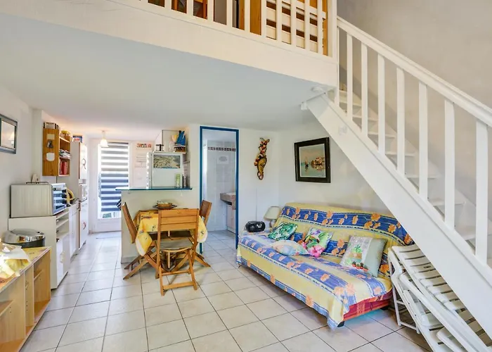 Maison d'une chambre avec piscine partagee et terrasse amenagee a Valras Plage Privée