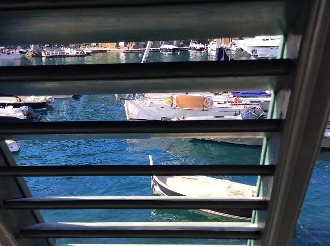 Pieds dans l'eau à Portofino by PortofinoVacanze