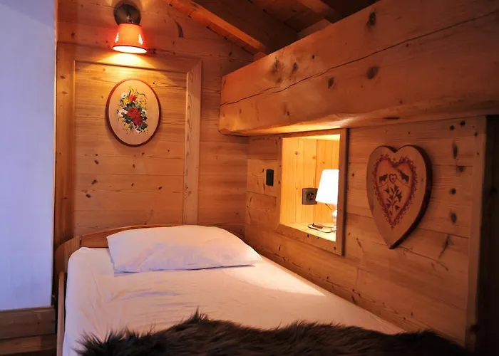 Chalet de 5 chambres avec terrasse amenagee et wifi a Champagny en Vanoise La Plagne Privée