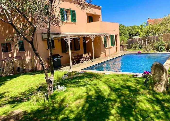 Villa Magnifique maison entièrement rénovée avec piscine à Calvi 
