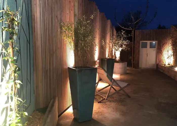 DU MANN petite maison jardin à 100m du port de Vannes avec PARKING privé