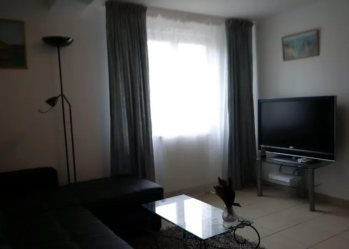 Boutique Appart 53 m2 en Rdc maison, jardin, à 50 m plage La Turballe