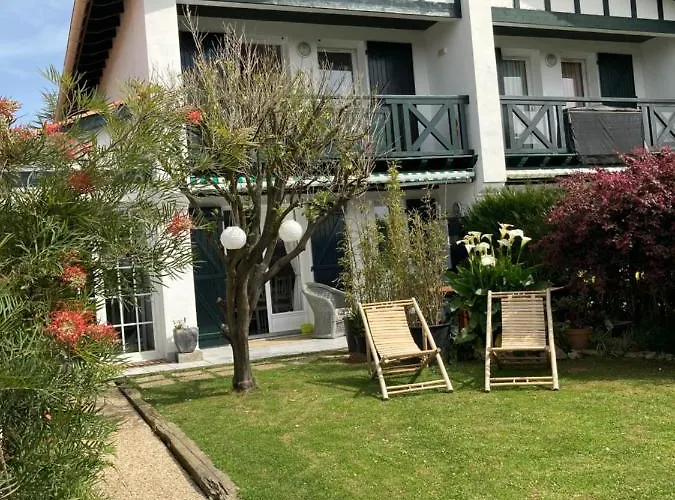 Maison KAPACO à Hendaye plage, 5 pièces, 7 personnes, jardin, piscine, tennis