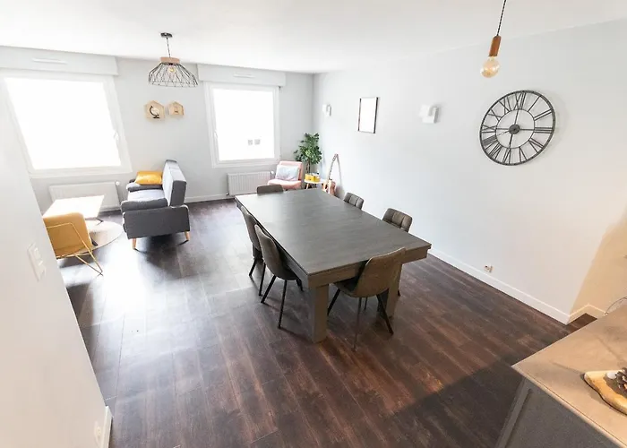 La Bigote-Ideal Groupe-6 Chambres-Billard-Terrasse Angers