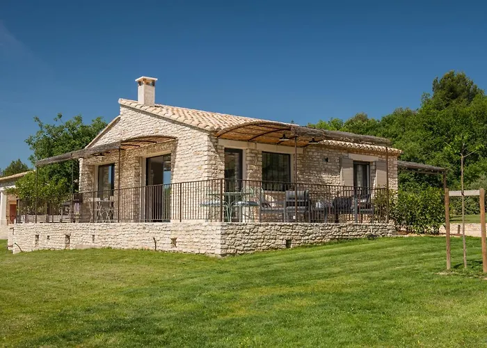 Bastide Toujours Dimanche, Maison de vacances avec vue&piscine privée Gordes
