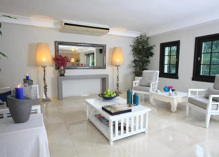 Zeytinada Hotel Torba