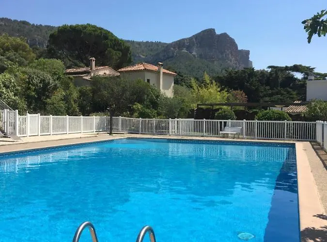 Villa Loft Cassizen à Cassis avec Piscine
