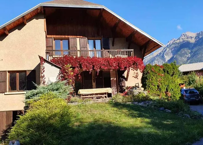 Chalet de 4 chambres avec jardin clos et wifi a Guillestre