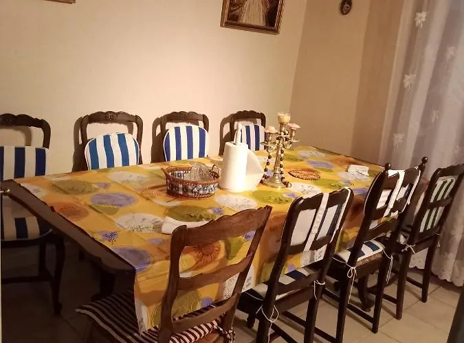 Maison de 3 chambres avec jardin clos et wifi a Montluçon Privée