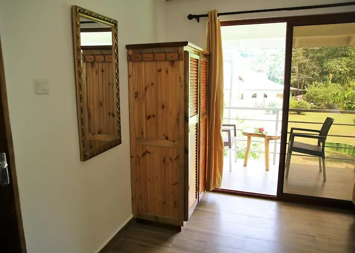 La Digue (Ile de) Pet Friendly Hotels