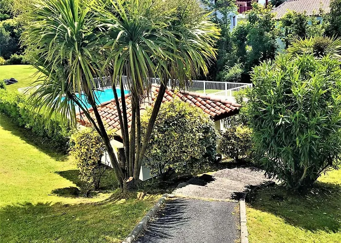 Maison Bidart, 4 pièces, 6 personnes - FR-1-3-480 avec Piscine
