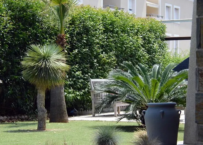 Bed and Breakfast Les Jardins De Galicia à Sète