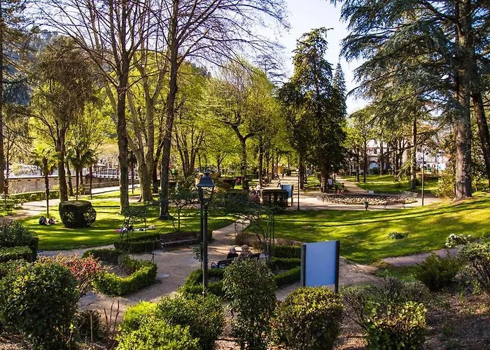 Villa La Chaleureuse à Vals-les-Bains Privée