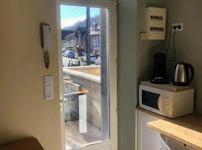 Logement à Brive avec terrasse et climatisation - près de la gare et du centre-ville - Wifi et Stationnement gratuit