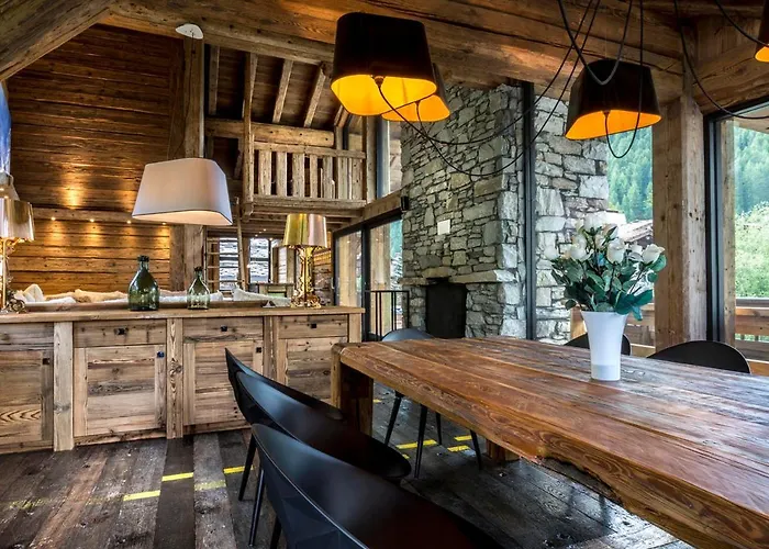 Chalet de luxe avec piscine et hammam à Val-d'Isère, 10 personnes à proximité du centre-ville - FR-1-694-95 Privée