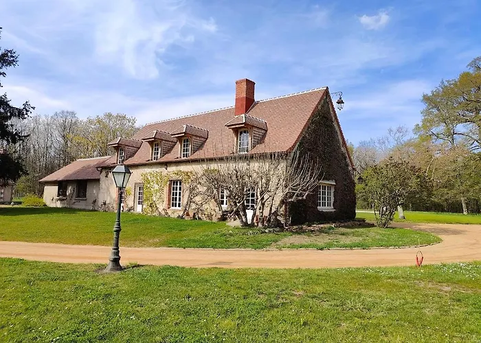 Villa Charnay Mery , Une Exceptionnelle Maison De Vacances Au Calme Cote Foret Avec Piscine à Vierzon