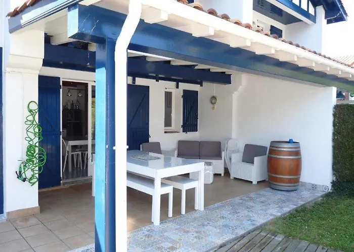 Maison Mitoyenne Jardin Piscine Tennis Hendaye Privée