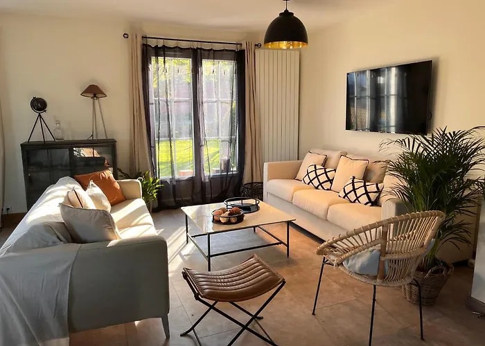 Honfleur - grande maison familiale avec jardin Privée
