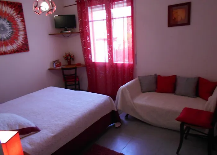 Les Tilleuls B&B Orange  Avec Terrain de Golf