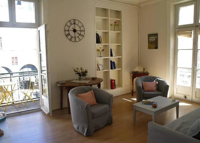 Très lumineux, au coeur de la vieille ville, 86 m² La Rochelle 