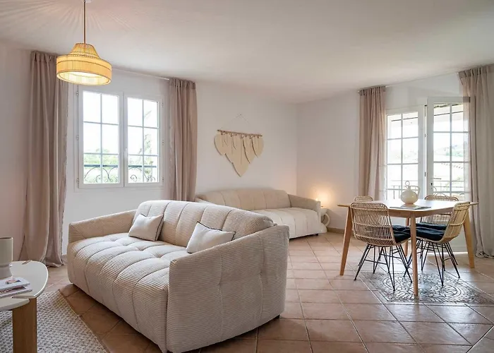 Luxurious Villa In The Center Of Saint-Tropez - Swimming Pool And Parking - Privée