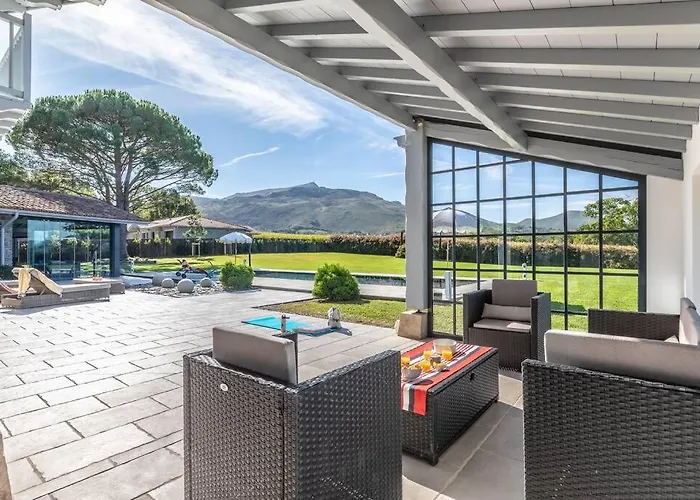 Magnifique Villa Face A La Rhune Ascain Privée