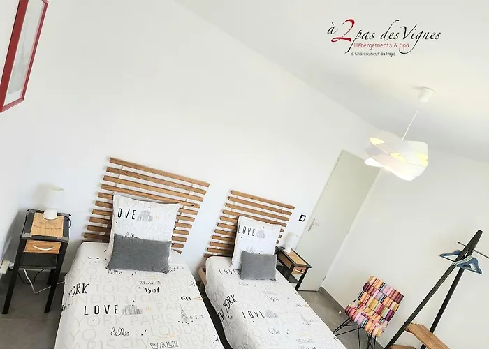 A 2 Pas Des Vignes, Hebergements Et Spa, Maison Numero 7 A Chateauneuf Du Pape