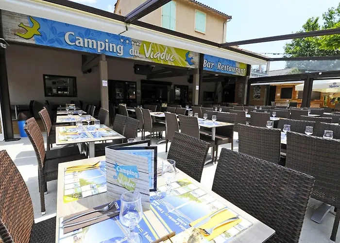 Mobil Home XXL 4 chambres - Camping Le Viaduc Millau
