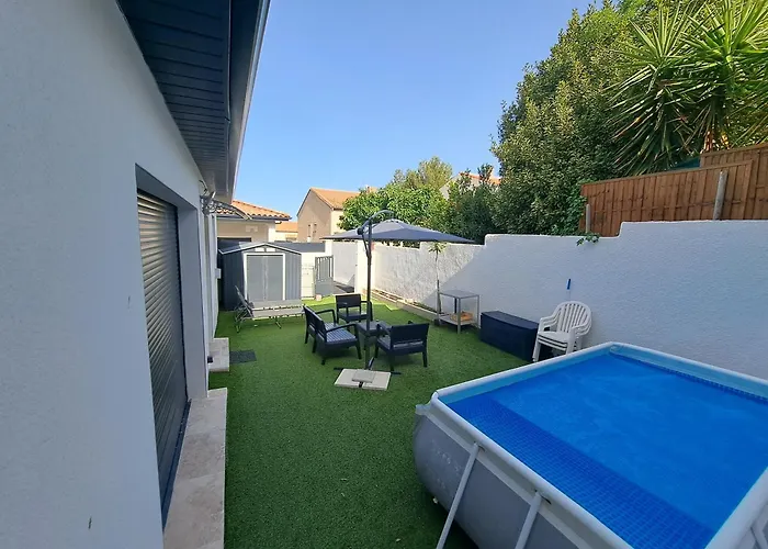 Charmante Maison avec Piscine Bessan