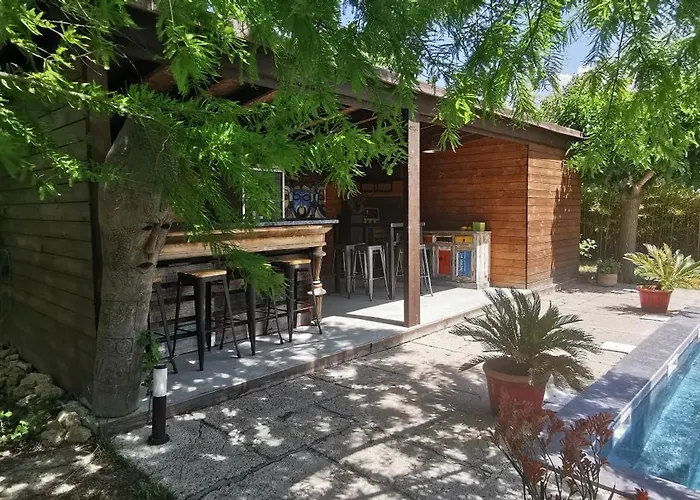 Sarrians Hotels