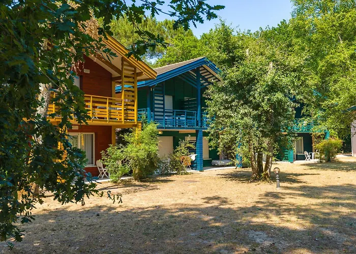 Azureva Club Lacanau Avec Terrain de Golf