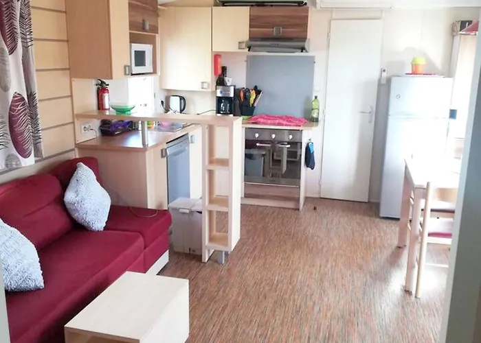 Bungalow de 3 chambres avec piscine partagee jardin amenage et wifi a Vias