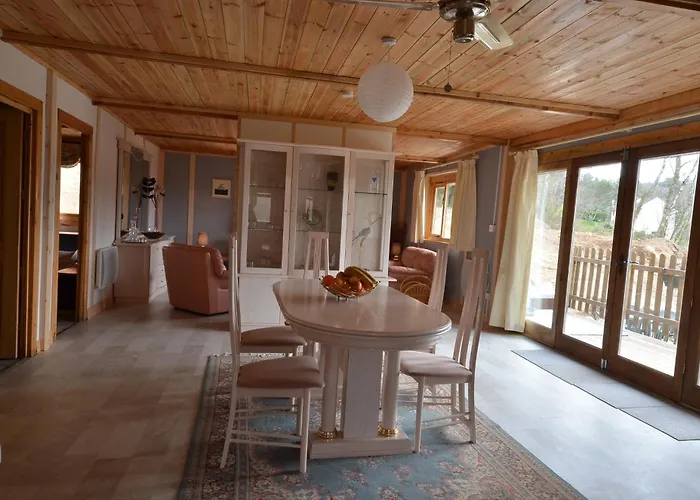 Woodlands Cottage With Hot Tub Treignac