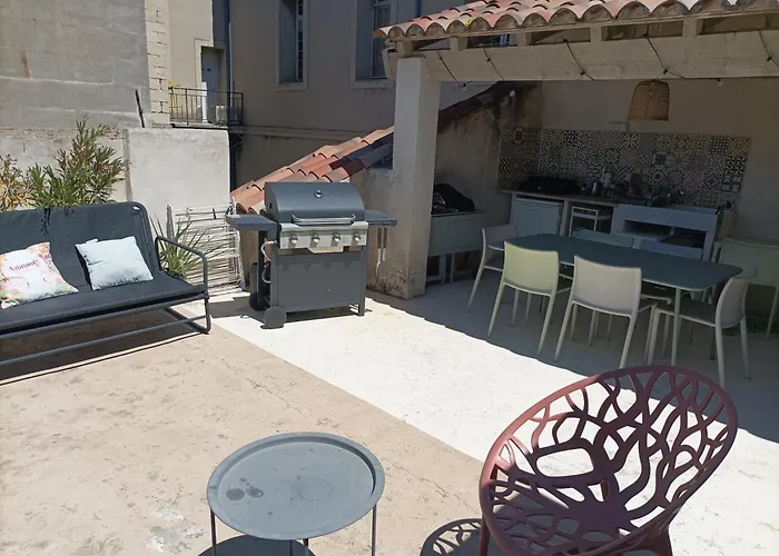 Maison intra muros, terrasses avec vue jaccuzzi et garage Avignon