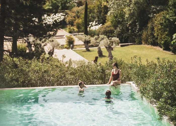Les Lodges Sainte-Victoire Hotel&Spa Le Tholonet acceptant les animaux