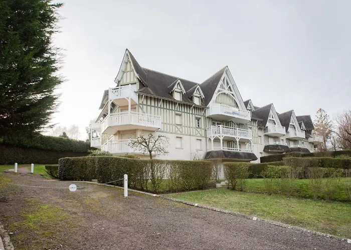 Apartment Les Jardins De La Cote Fleurie By Interhome Villers-sur-Mer
