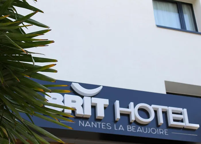 Brit Hotel Nantes La Beaujoire - L'Amandine