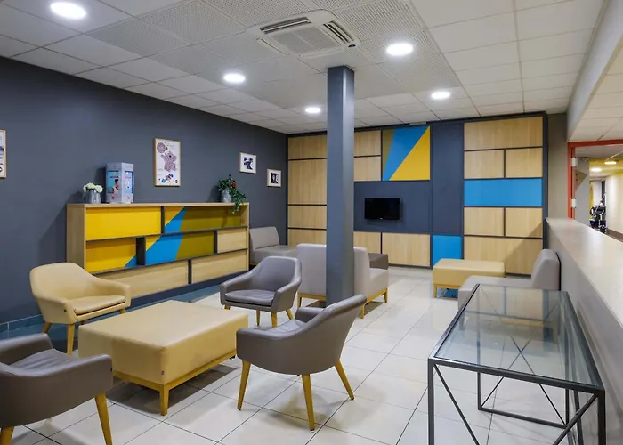 Boutique B&B HOTEL Villeneuve Loubet Village