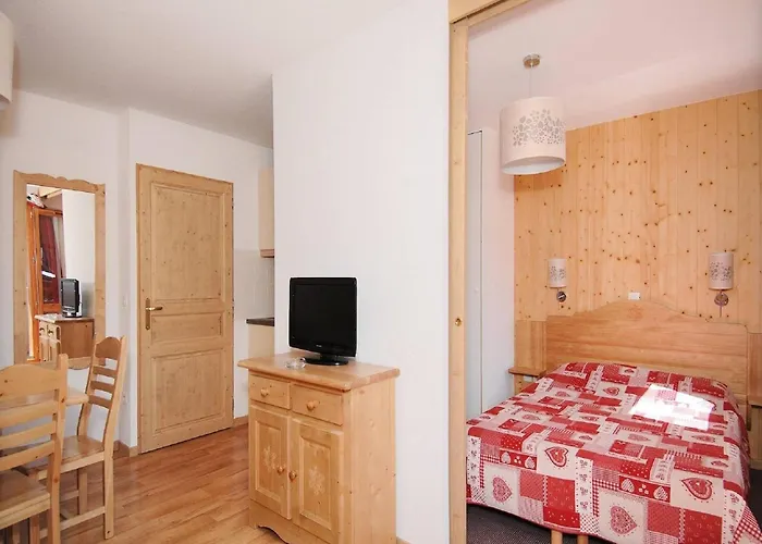 Rustic Apartment With Dishwasher, Located In Valmeinie Valmeinier