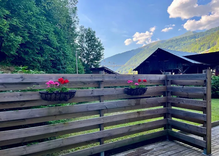 Chalet Marmotte M3 Garden Apartment For 8 Morzine