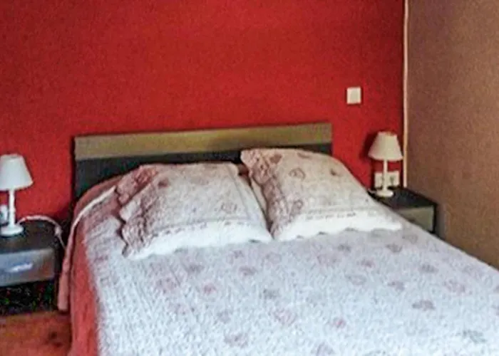 Awesome Home In Pont-Saint-Esprit