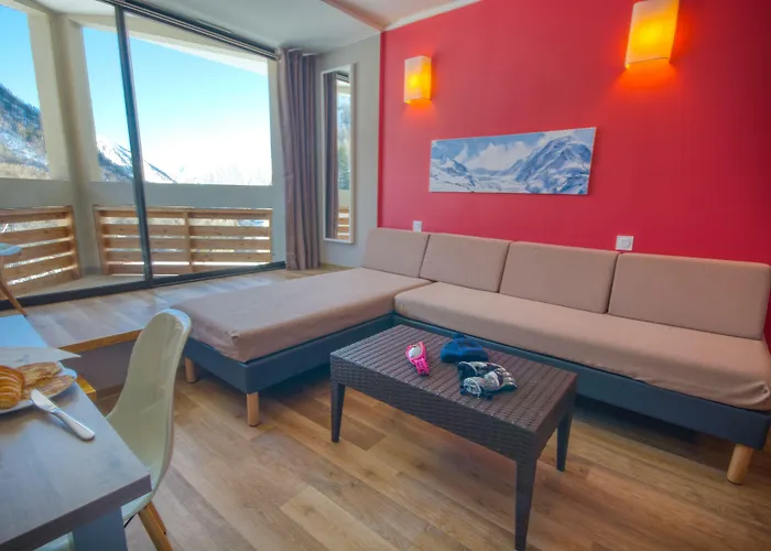 Boutique Sowell Residences New Chastillon Isola 2000