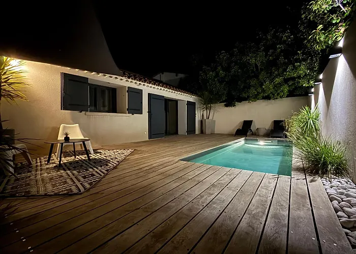 Piscine privée chauffée Proche des plages Istres avec Piscine