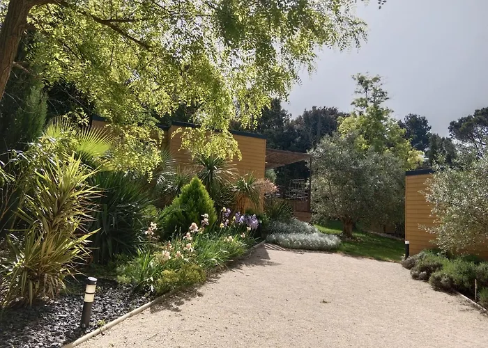 Villa Les Troglodytes du Ventoux à Bollène