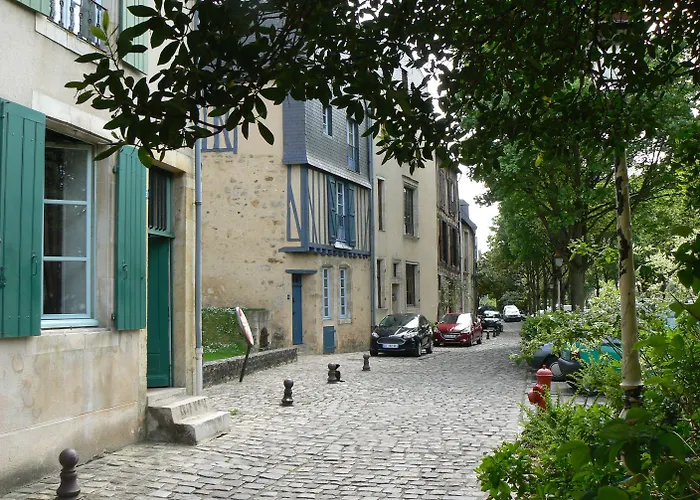 Logis Muraille Romaine, Centre Historique, Lit queen size Le Mans acceptant les animaux