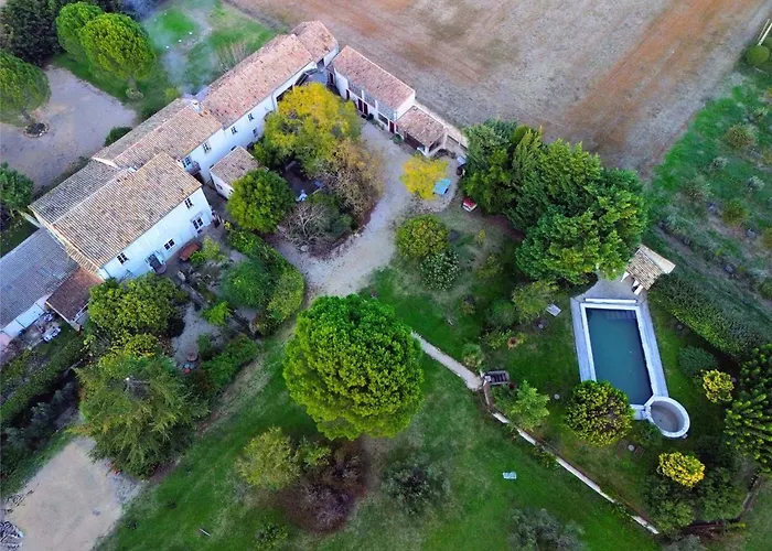 Orange (Vaucluse) Bed and Breakfast
