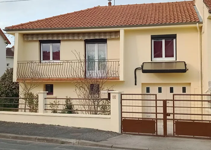 Maison entière Garage et parking Montluçon